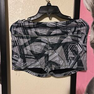 Fleo Geometric Black and Gray Athletic Shorts